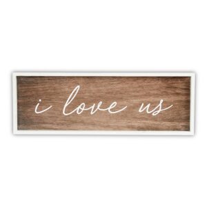 A wooden sign that says i love us.